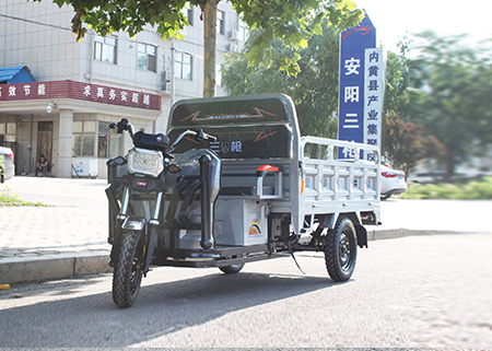 电动载人三轮车